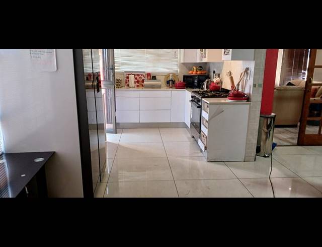 4 BEDROOM HOUSE FOR SALE IN CLAYVILLE